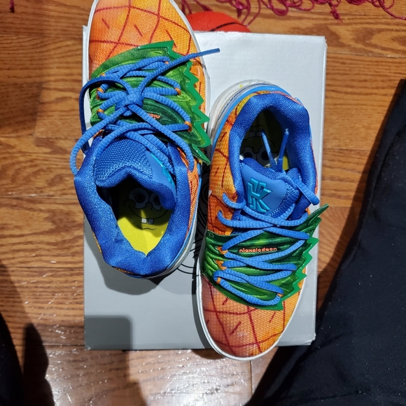 Shoes - Picture 2 of 13